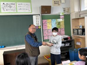 お米贈呈（代表）